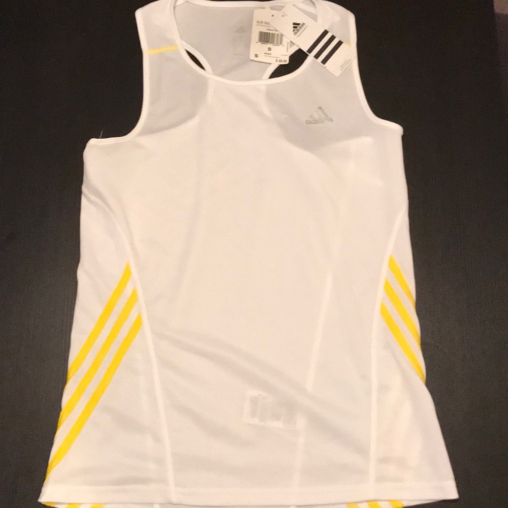 Women’s workout top
